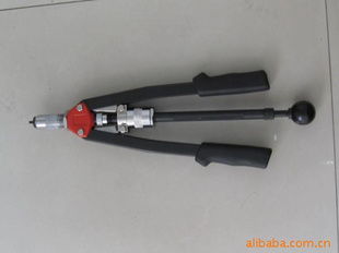 五金工具 現代生活與工業的堅實支柱